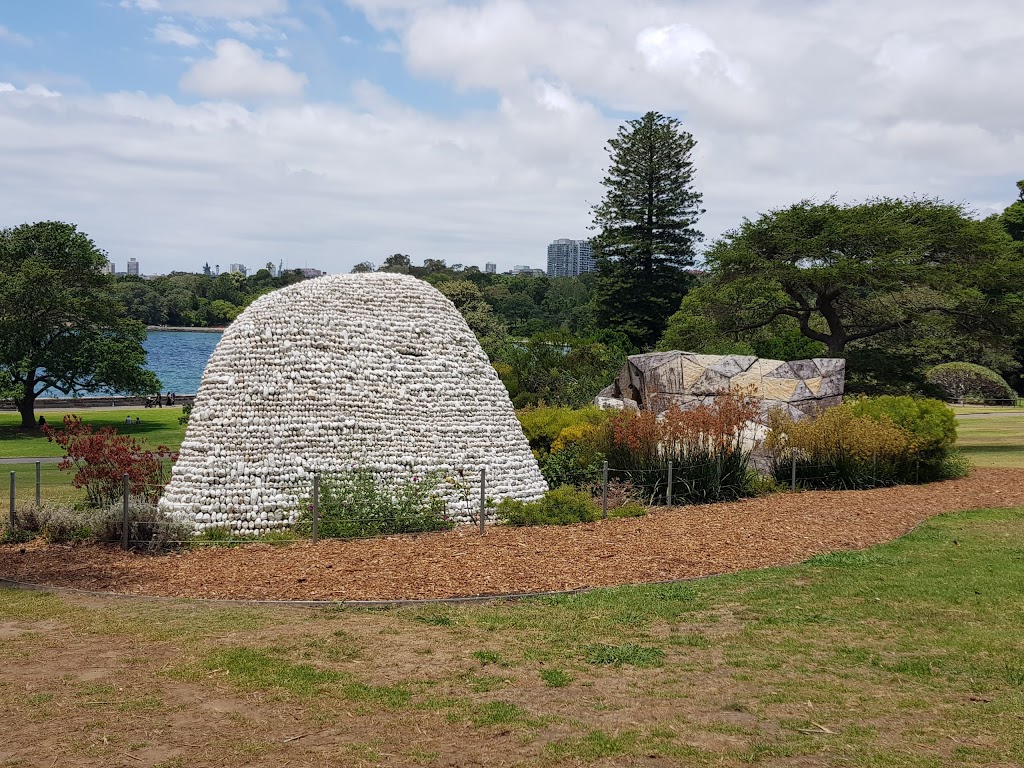 Sydney Botanical Gardens - Information Booth | park | Mrs Macquaries Rd, Sydney NSW 2000, Australia | 0283739505 OR +61 2 8373 9505