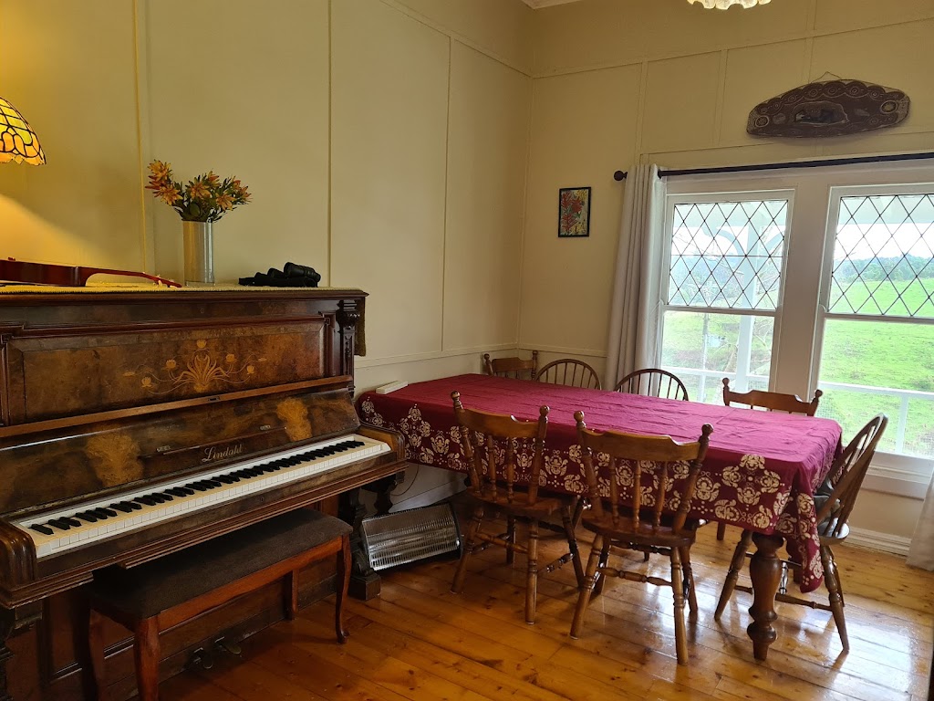 Nippards Nature Cottage | 305 Nippards Track, Woorarra West VIC 3960, Australia | Phone: 0421 043 090