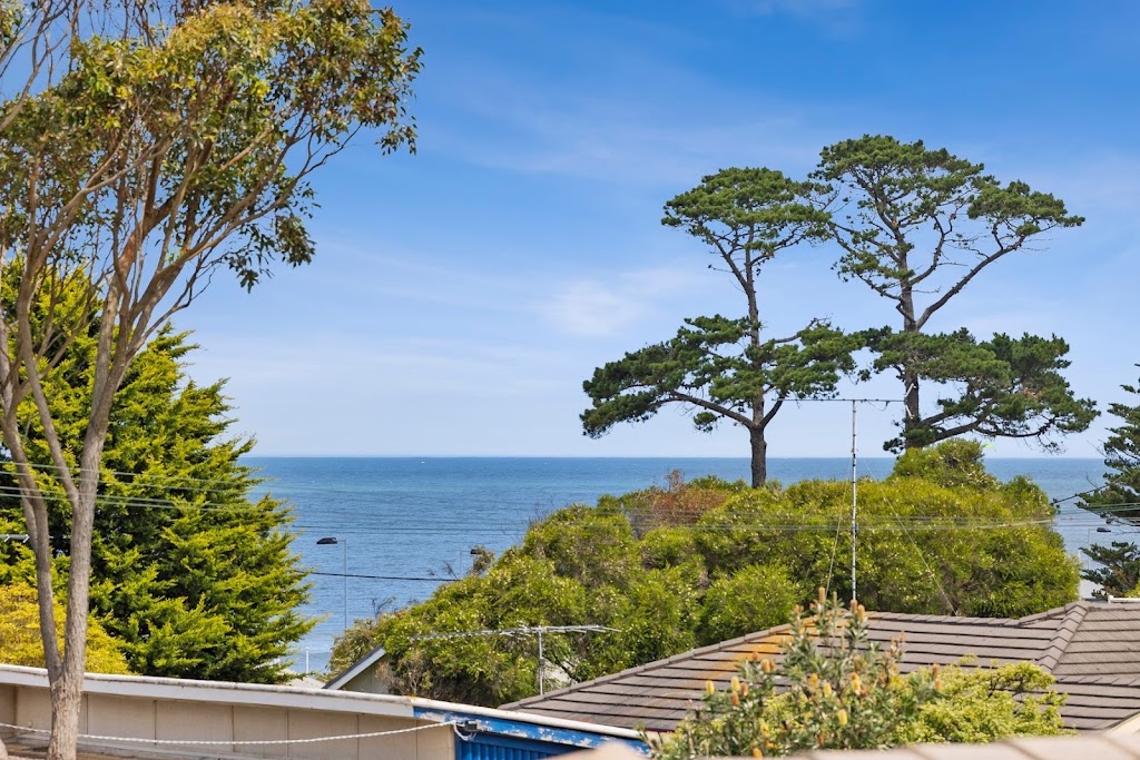 Luxury Retreat Torquay - Ocean View | 2 Central Ave, Torquay VIC 3228, Australia | Phone: 0403 143 171