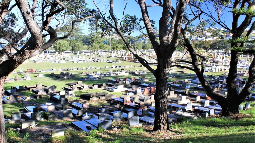 Kiama Cemetery | cemetery | Princes Hwy, Bombo NSW 2533, Australia | 0242320444 OR +61 2 4232 0444
