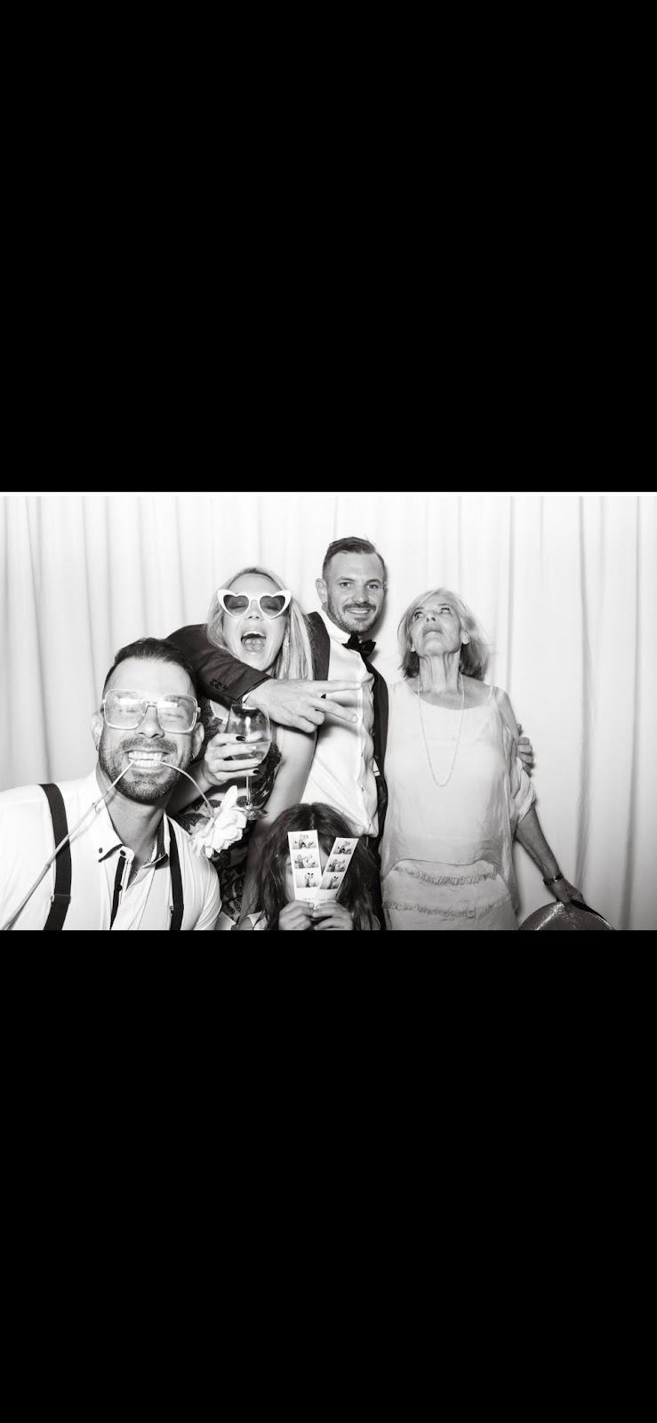 The Coastal Clique - Photo booth hire | Lake MacDonald Dr, Lake MacDonald QLD 4563, Australia | Phone: 0456 524 842