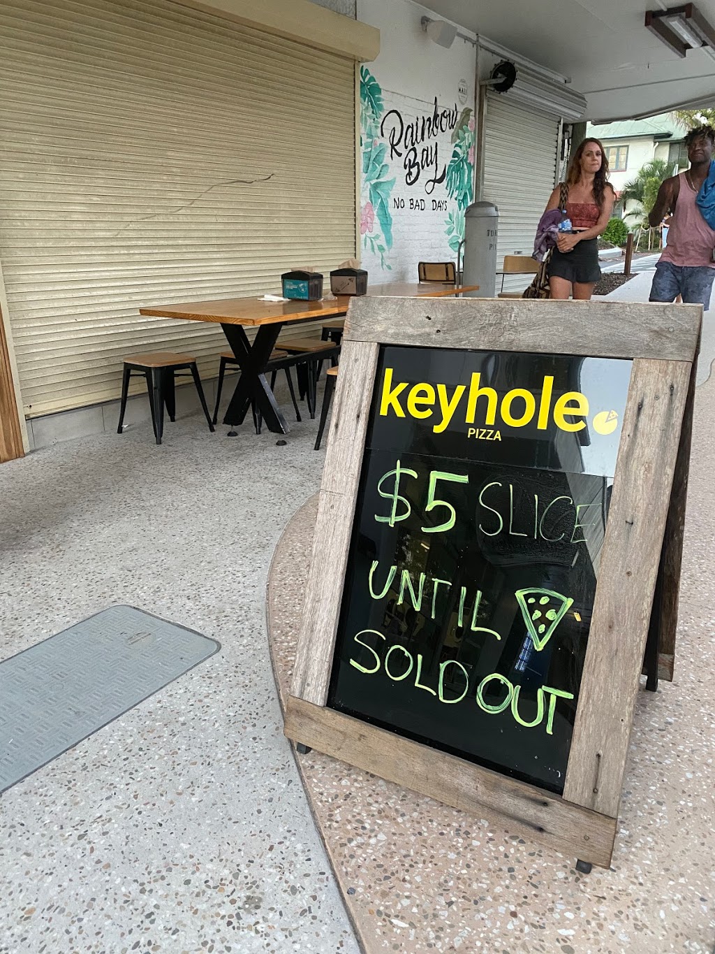 Keyhole Pizza | meal takeaway | 237 Boundary St, Coolangatta QLD 4225, Australia | 0452562485 OR +61 452 562 485