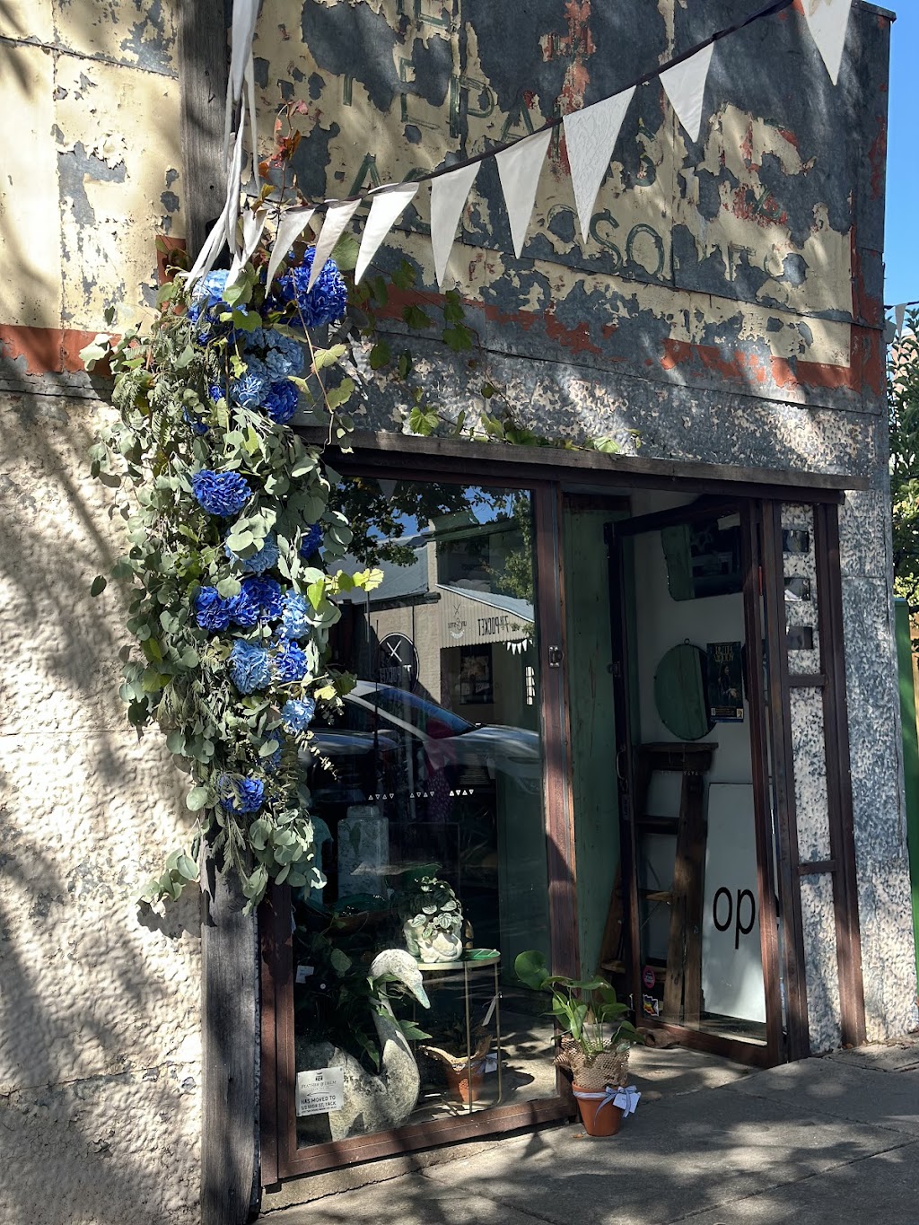 Songbird Trader | 2 High St, Yackandandah VIC 3749, Australia | Phone: 0438 608 551