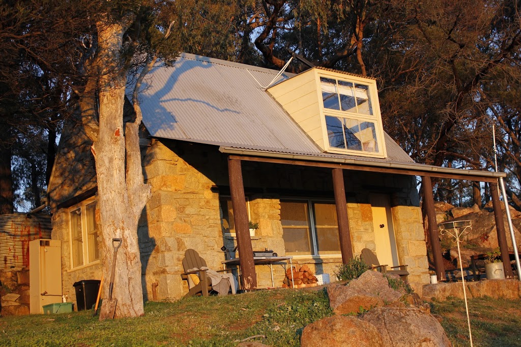 Taffys Cottages |  | 86 Lynslane Rd, Longwood East VIC 3666, Australia | 0438298456 OR +61 438 298 456