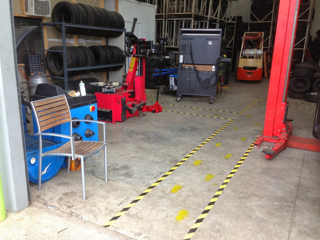 Tyre Mart | car repair | 10/27-29 Fuller Rd, Deer Park VIC 3023, Australia | 0411985502 OR +61 411 985 502