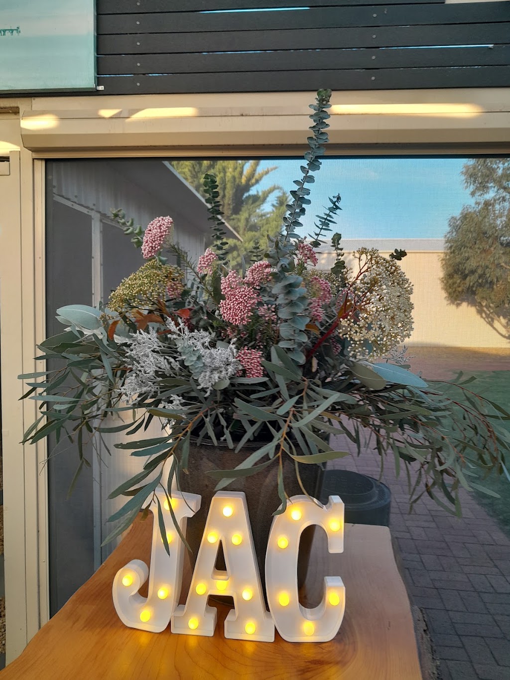 Magpie Flower Co | 100 Magpie Cres, Mannum SA 5238, Australia | Phone: 0402 068 430
