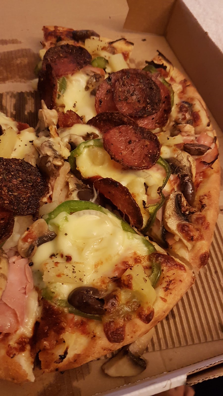 Mozzarella Fella Pizzeria | meal takeaway | 122 Glebe Rd, Booval QLD 4304, Australia | 0732817586 OR +61 7 3281 7586