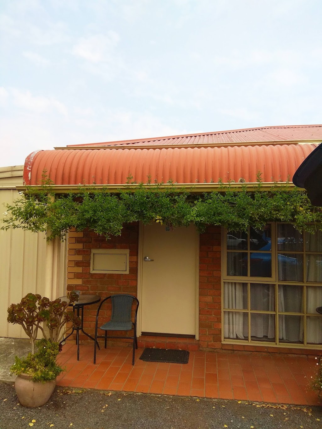 Yarragon Motel | lodging | 119 Princes Hwy, Yarragon VIC 3823, Australia | 0356342655 OR +61 3 5634 2655