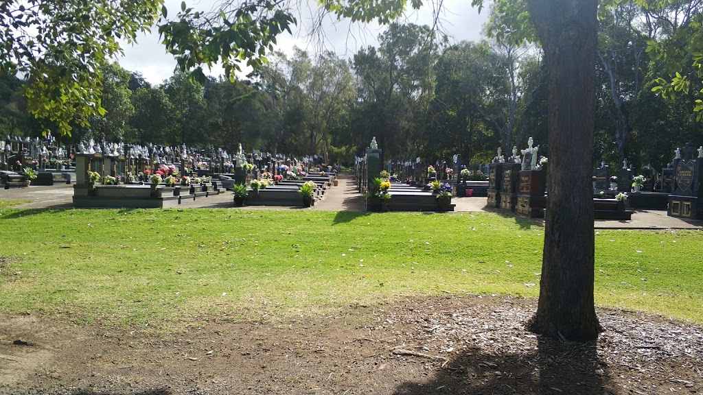 Wollongong Lawn Cemetery | cemetery | Kembla Grange NSW 2526, Australia | 0242277780 OR +61 2 4227 7780