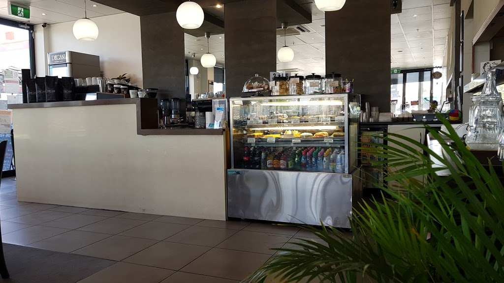 Degani Cafe | cafe | Shop/65 Station St, Koo Wee Rup VIC 3981, Australia | 0359972555 OR +61 3 5997 2555