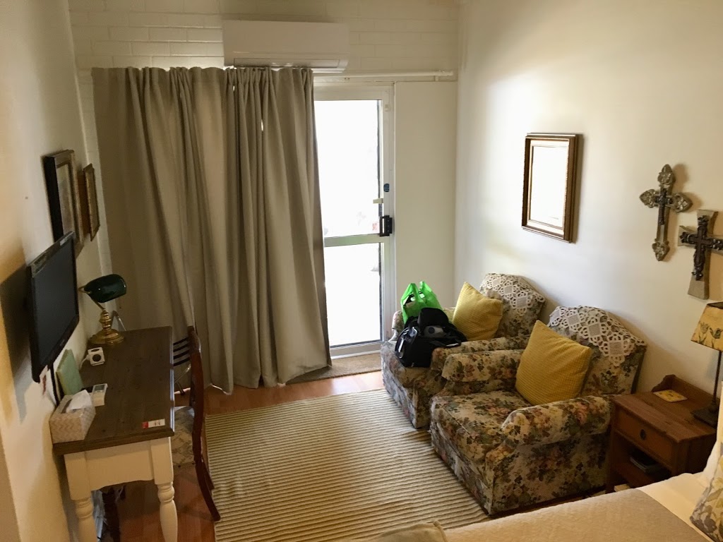 YellowGum Bed and Breakfast | lodging | 9 Forrest St, Katanning WA 6317, Australia | 0428513764 OR +61 428 513 764