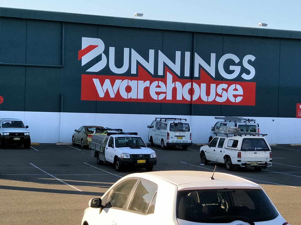 Bunnings Villawood | hardware store | Cnr Woodville Rd &, Tangerine St, Villawood NSW 2163, Australia | 0299143000 OR +61 2 9914 3000