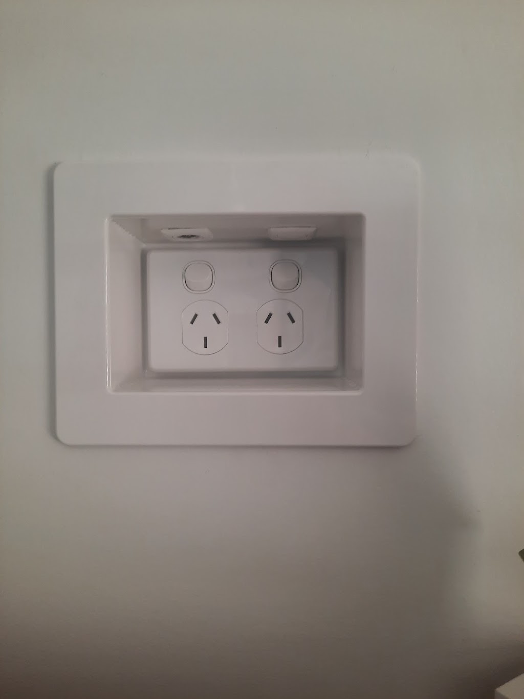 Small Spark Electrical Contracting Maitland | Unit 8/62 Spitfire Pl, Rutherford NSW 2320, Australia | Phone: 0409 456 429