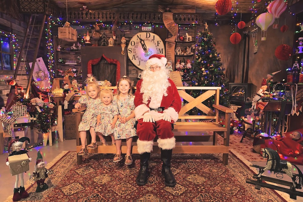 Drouin Santa Photos | 51 Wellwood Rd, Drouin VIC 3818, Australia | Phone: 0412 942 897