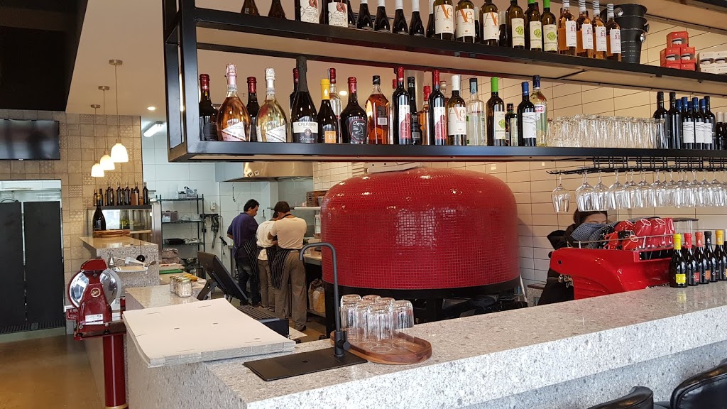 La Calabrese Wood-fire Pizza | Shopping Centre, 78 Heatherton Rd, Endeavour Hills VIC 3802, Australia | Phone: (03) 9700 1992