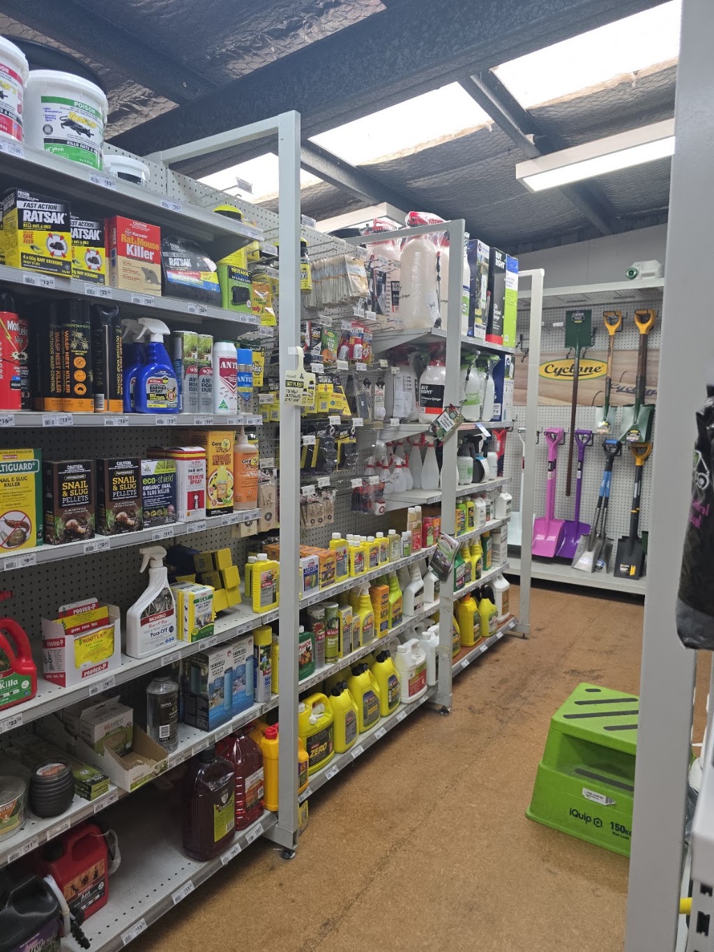 Bomaderry Mitre 10 | 54A Bolong Rd, Bomaderry NSW 2541, Australia | Phone: (02) 4421 7444
