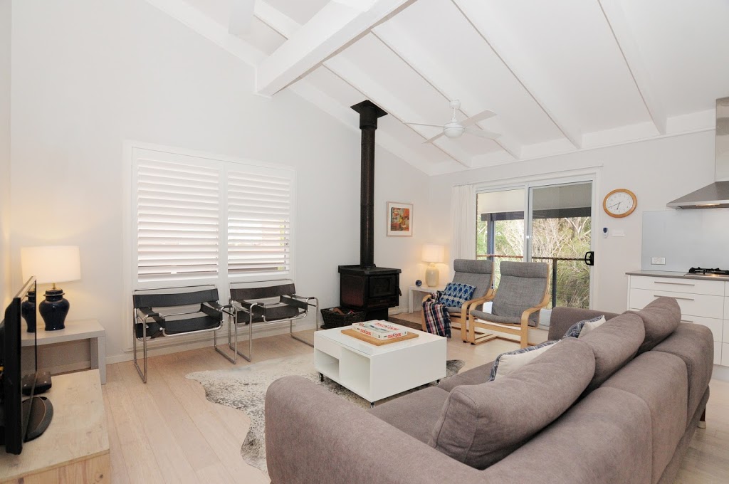 Mariner’s Retreat | Jervis Bay Rentals | 18 Holden St, Vincentia NSW 2540, Australia | Phone: (02) 4407 6007