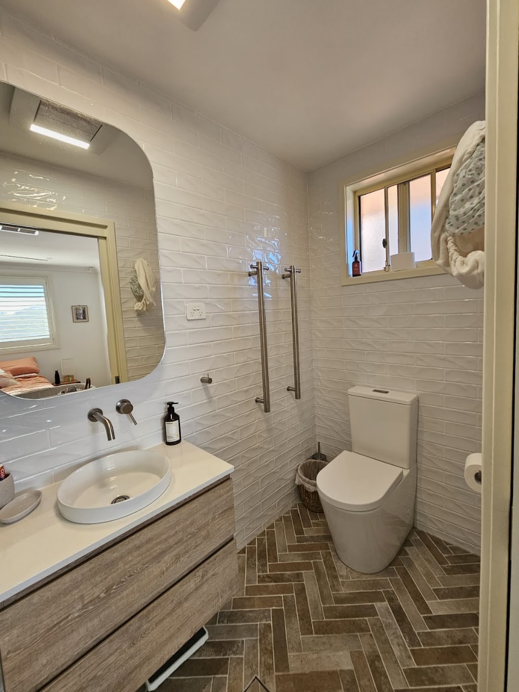 Shinetime Cleaning Co | Owen Jones Row, Menai NSW 2234, Australia | Phone: 0400 725 350