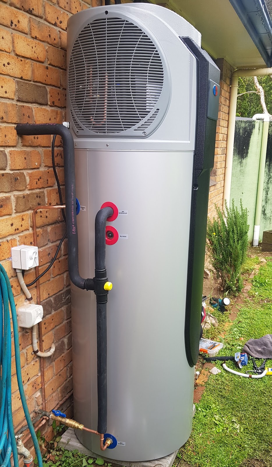 Same Day Hot Water Service - Newcastle & Central Coast | plumber | Oakmont Pl, Woongarrah NSW 2259, Australia | 1300721996 OR +61 1300 721 996