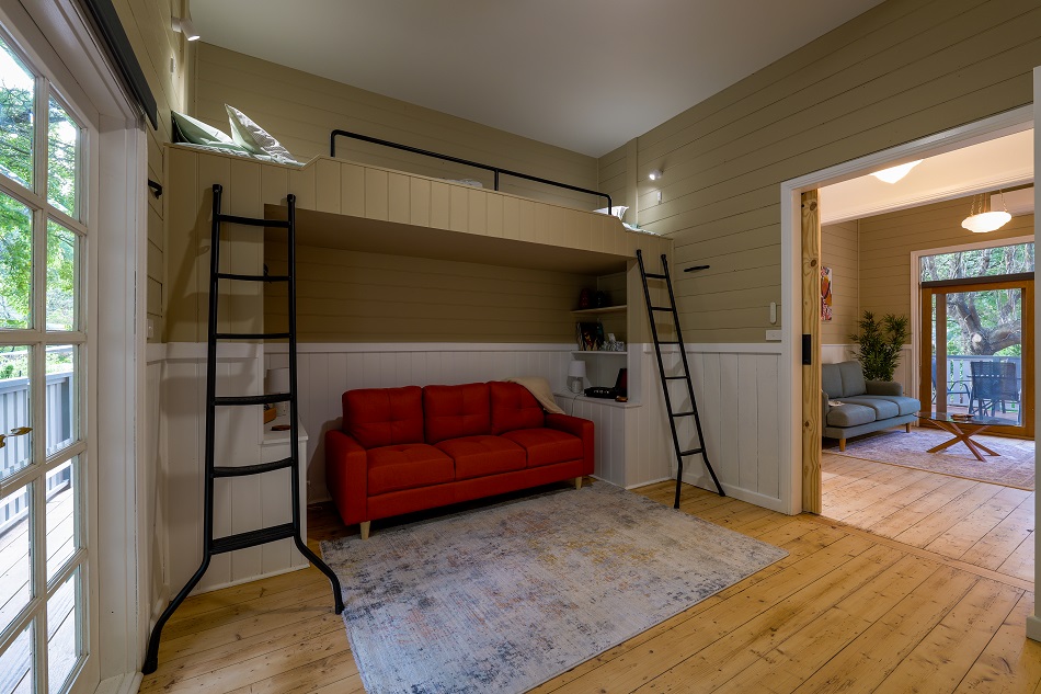 Ferntree Digs Cottage | 20 Ferntree Ave, Warburton VIC 3799, Australia | Phone: 0412 791 407