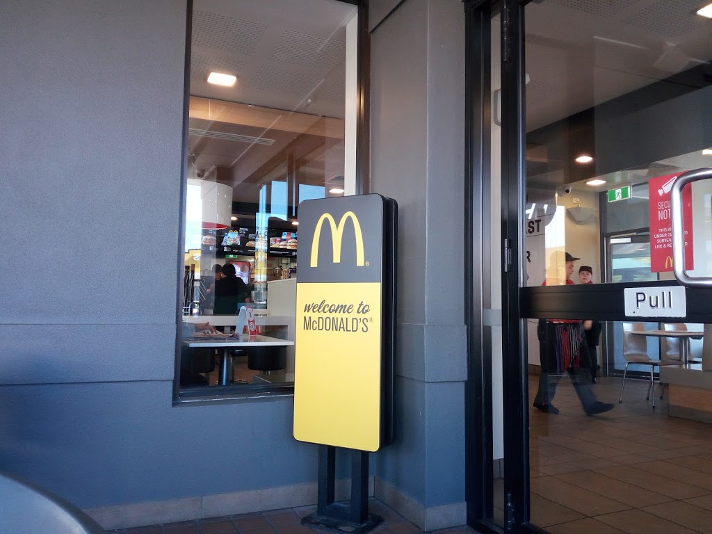 McDonalds Goodna | cafe | 2 William St, Goodna QLD 4300, Australia | 0738180501 OR +61 7 3818 0501