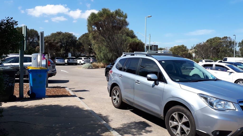 Public carpark | parking | 301 Beach Rd, Black Rock VIC 3193, Australia