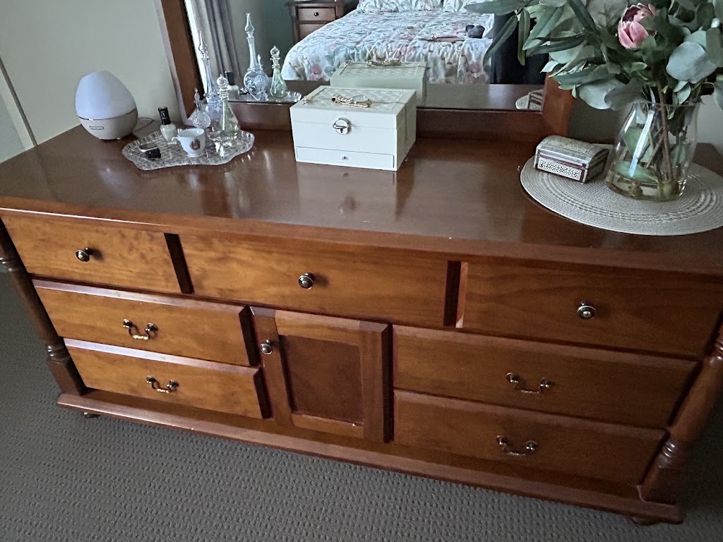 Willow & Oak Restorations | 23 Honeyeater Terrace, South Morang VIC 3752, Australia | Phone: 0425 717 306