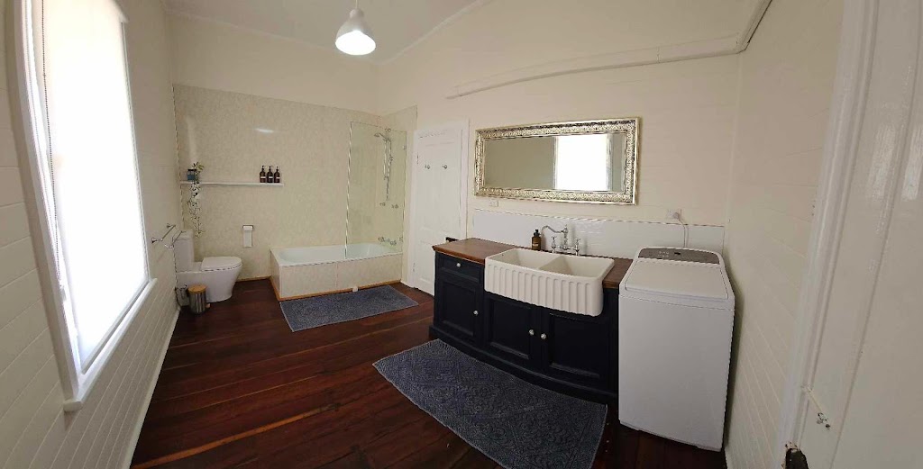 oak tree farmhouse | 175 Coramba Rd, Dorrigo NSW 2453, Australia | Phone: 0448 693 541