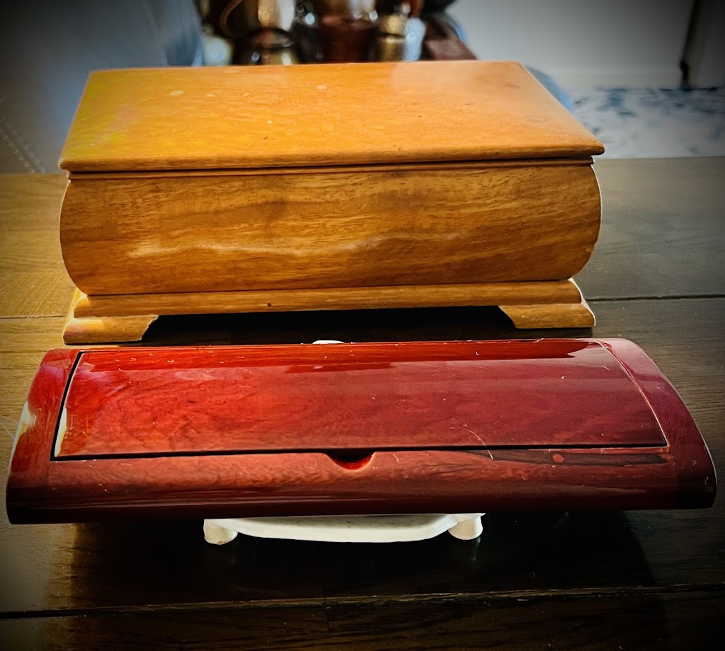 Audia Collection | 1580 Logan Rd, Mount Gravatt QLD 4122, Australia | Phone: 0402 388 103