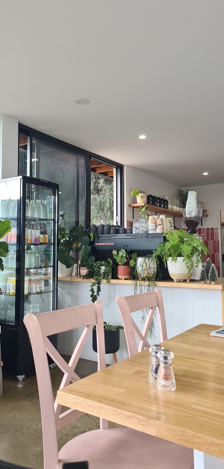 The Fifth Daughter Cafe | 2 Deniliquin St, Tocumwal NSW 2714, Australia | Phone: 0499 986 118