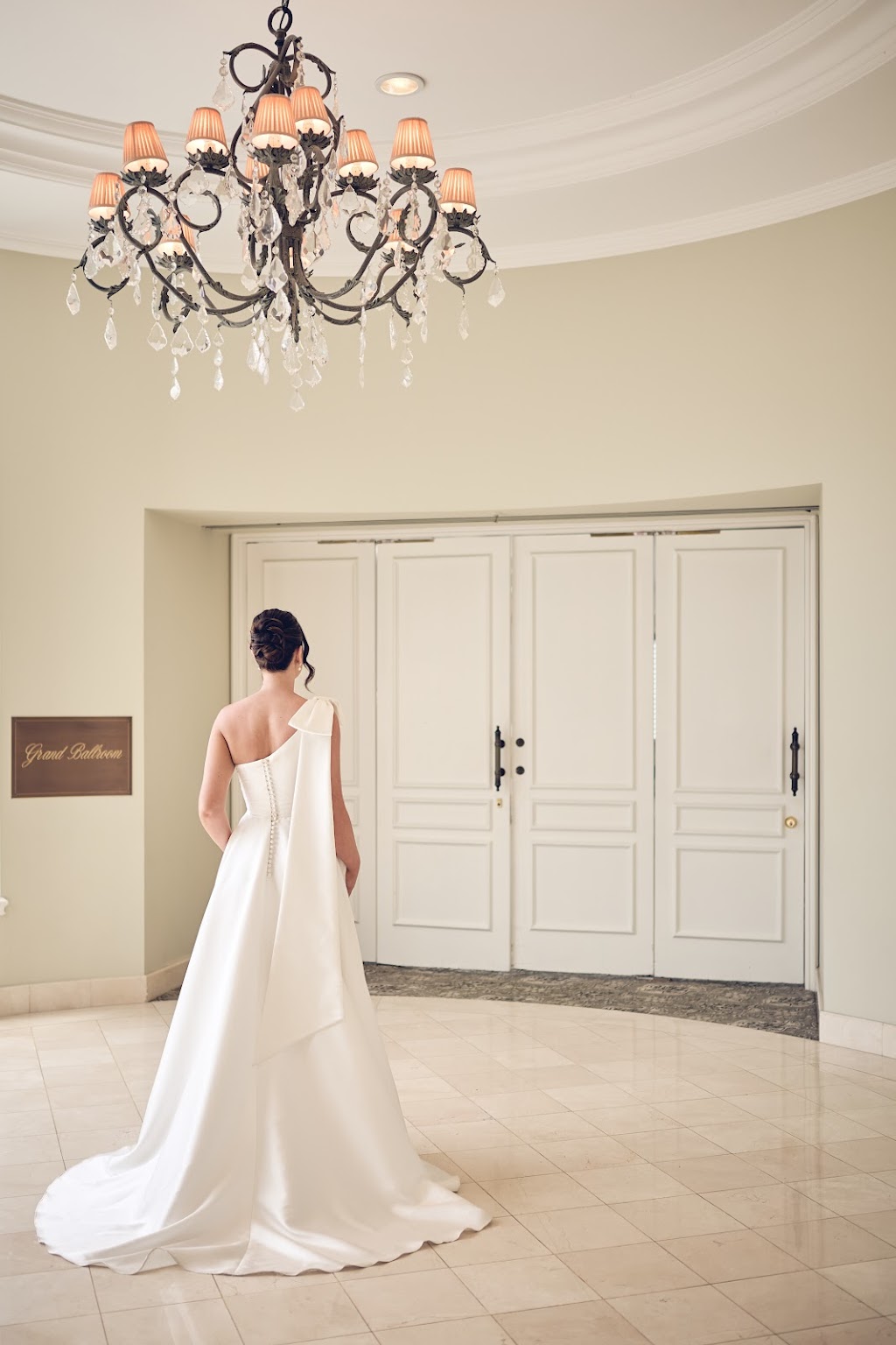 The Bridehouse Bulimba | Shop 4/37 Oxford St, Bulimba QLD 4171, Australia | Phone: (07) 2145 9087