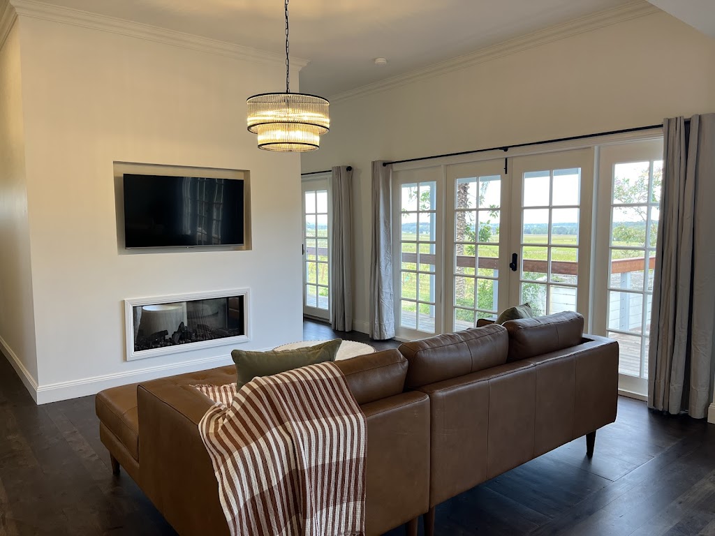 Bellevue House - Pokolbin Farm Stay | 529 Oakey Creek Rd, Pokolbin NSW 2320, Australia | Phone: 0499 536 536