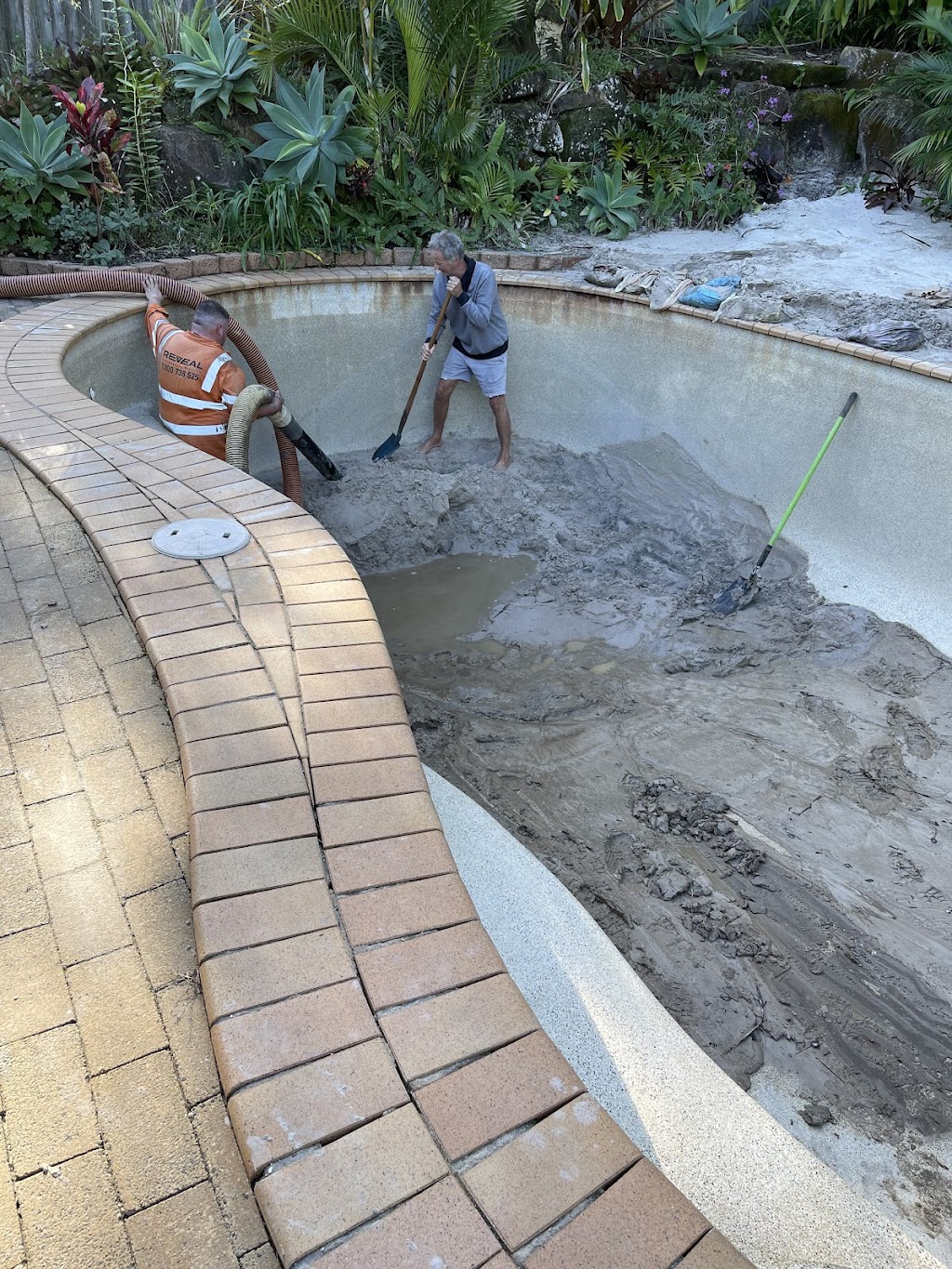 Reveal Underground Services | general contractor | 12/331 Hope Island Rd, Helensvale QLD 4212, Australia | 1300738325 OR +61 1300 738 325