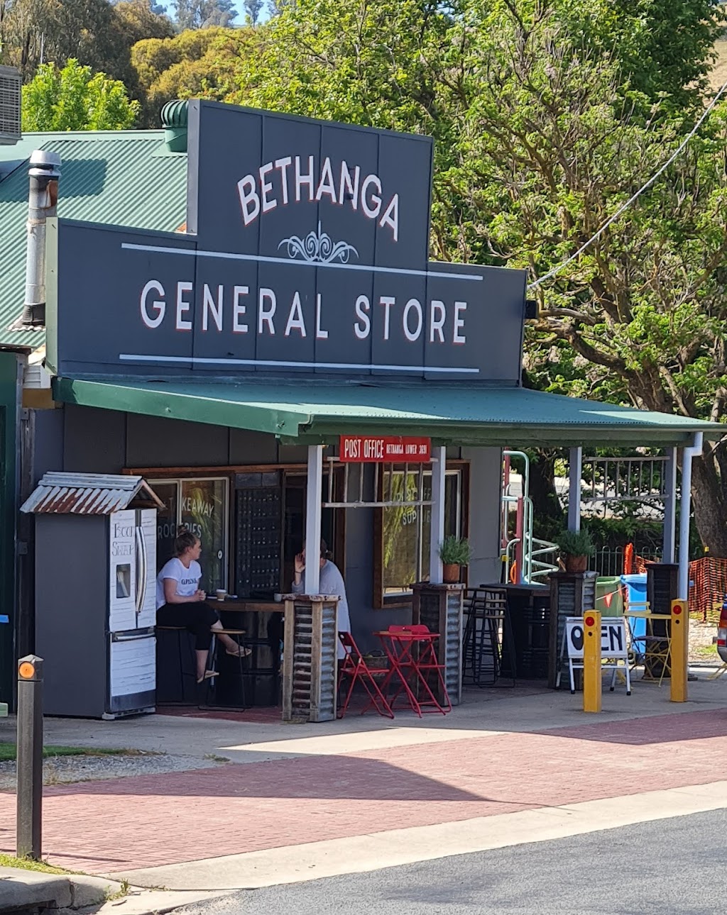 Bethanga General Store | cafe | 2 Bridge St, Bethanga VIC 3691, Australia | 0260264223 OR +61 2 6026 4223