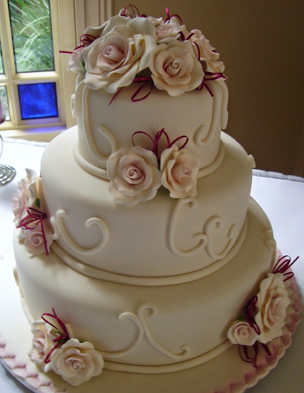 Sues Wedding Cakes & Bridal Accessories | 8 Valley Dr, Tamworth NSW 2340, Australia | Phone: 0439 067 305