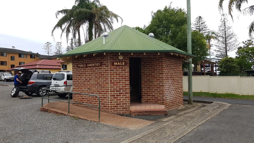 Public toilet | lodging | 10 Bowra St, Urunga NSW 2455, Australia