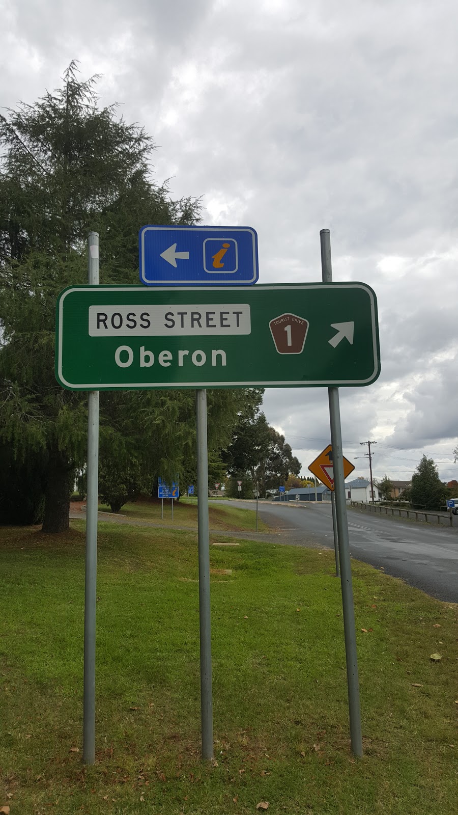 Oberon Visitor Information Centre - Oberon | travel agency | 48 Ross St, Oberon NSW 2787, Australia | 0263298210 OR +61 2 6329 8210