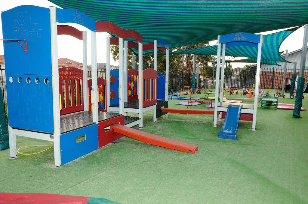 Bambinos Kindergarten Horningsea Park | 64 Horningsea Park Dr, Horningsea Park NSW 2171, Australia | Phone: 1800 517 231