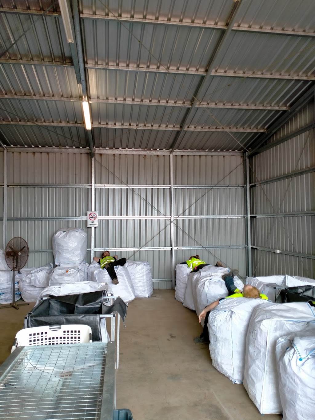 Avonvalley Cash for Containers | 51 Old York Rd, Northam WA 6401, Australia | Phone: 0409 473 388