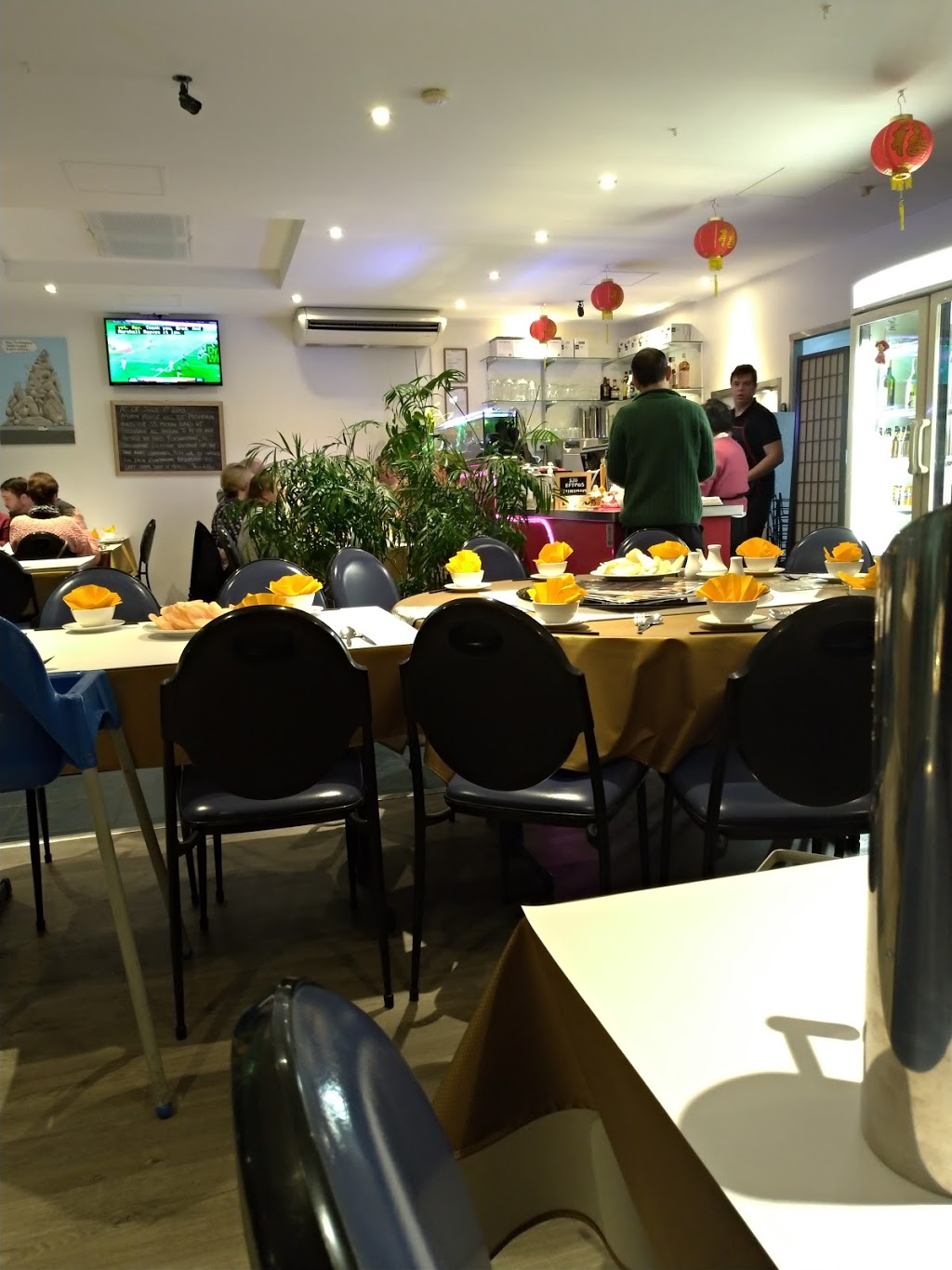 Asian House Chinese Restaurant Carina | restaurant | 3/82 Meadowlands Rd, Carina QLD 4152, Australia | 0738436566 OR +61 7 3843 6566