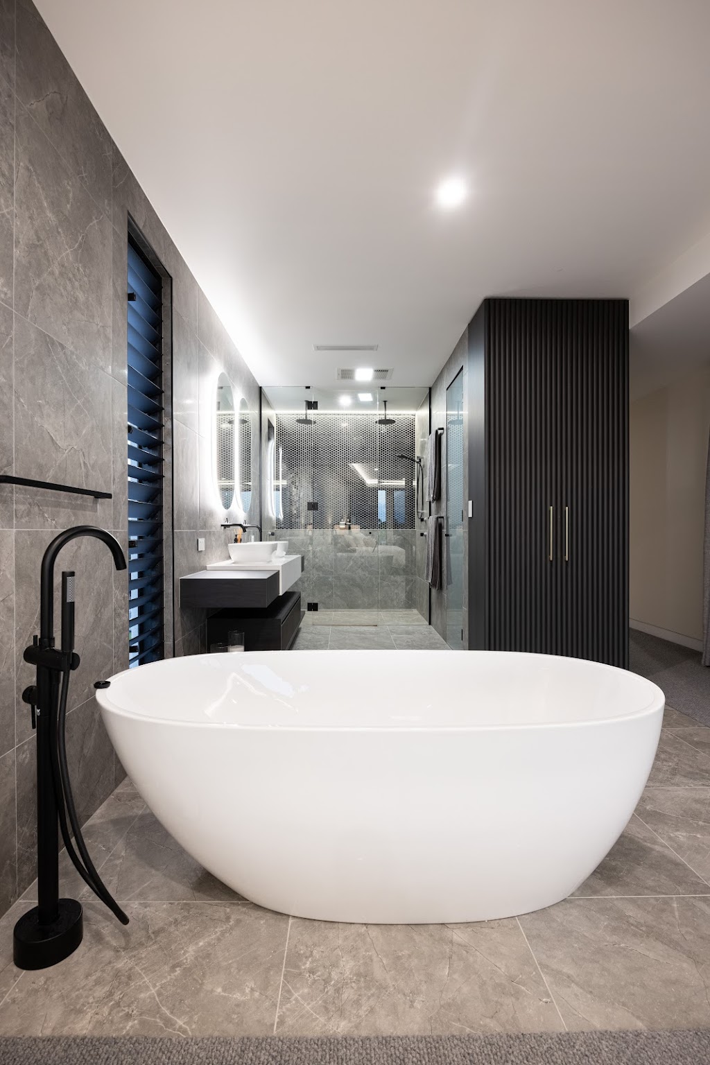 onX Tiling and Bathroom Renovations | Unit 3/17 University Dr, Meadowbrook QLD 4131, Australia | Phone: (07) 3800 7733
