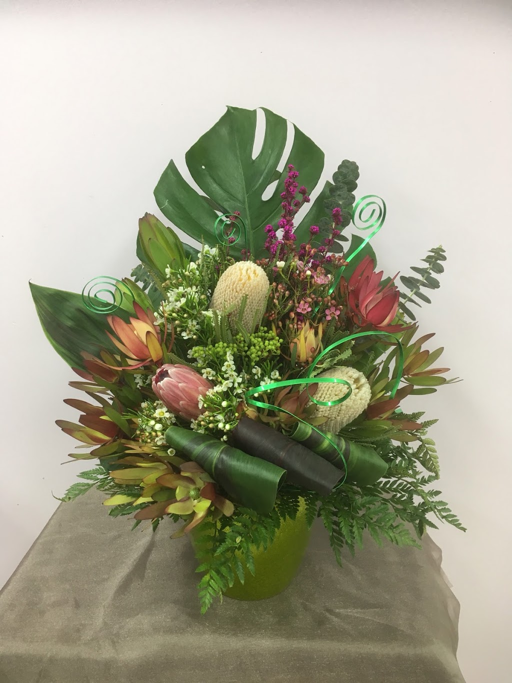 Ellies Flowers | florist | 57 Leabons Ln, Seven Hills NSW 2147, Australia | 0296761923 OR +61 2 9676 1923