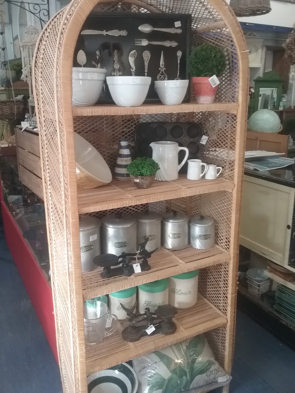 Pretty & Rustic | 71 High St, Stanthorpe QLD 4380, Australia | Phone: 0427 074 407