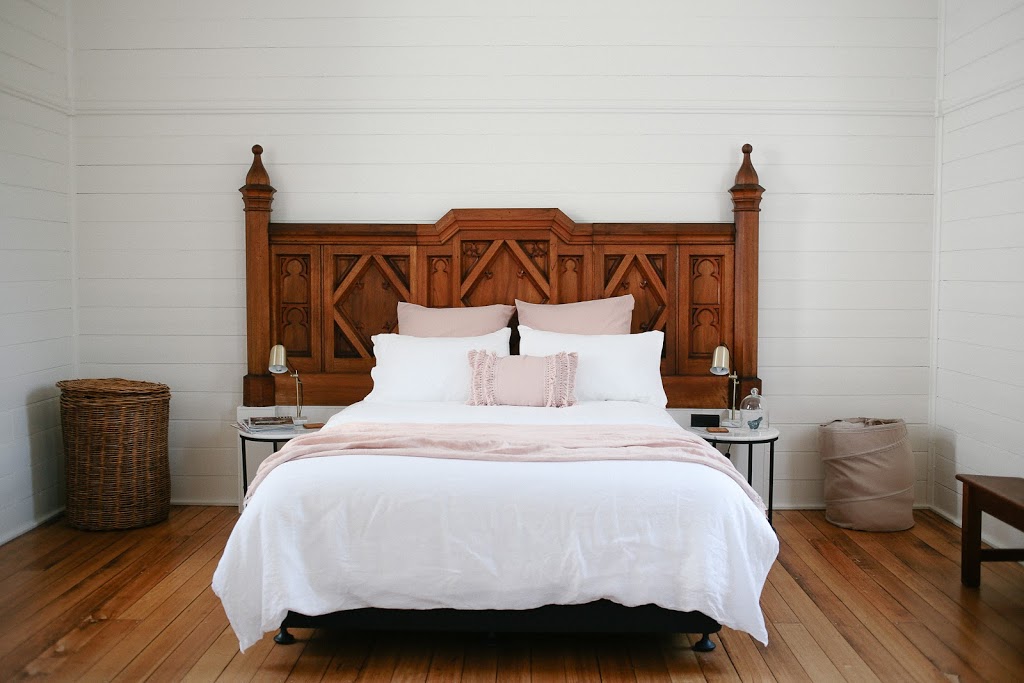 Old White Church Bed & Breakfast | 918 Frankford Rd, Glengarry TAS 7275, Australia | Phone: 0402 344 055