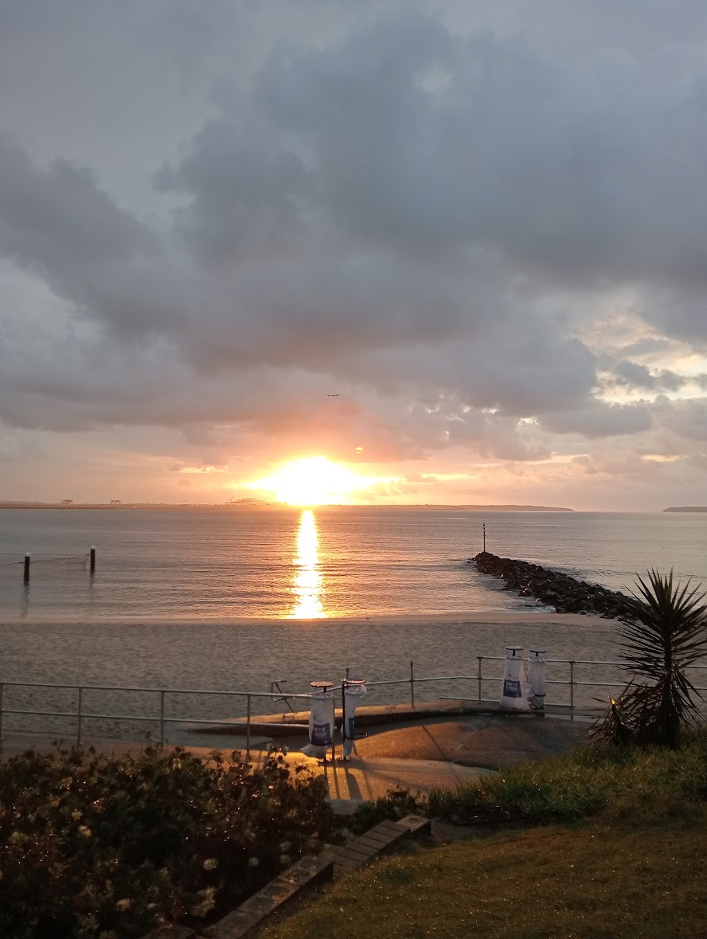 Thompson Beach | The Grand Pde opp, Florence St, Ramsgate Beach NSW 2217, Australia | Phone: 0450 759 309
