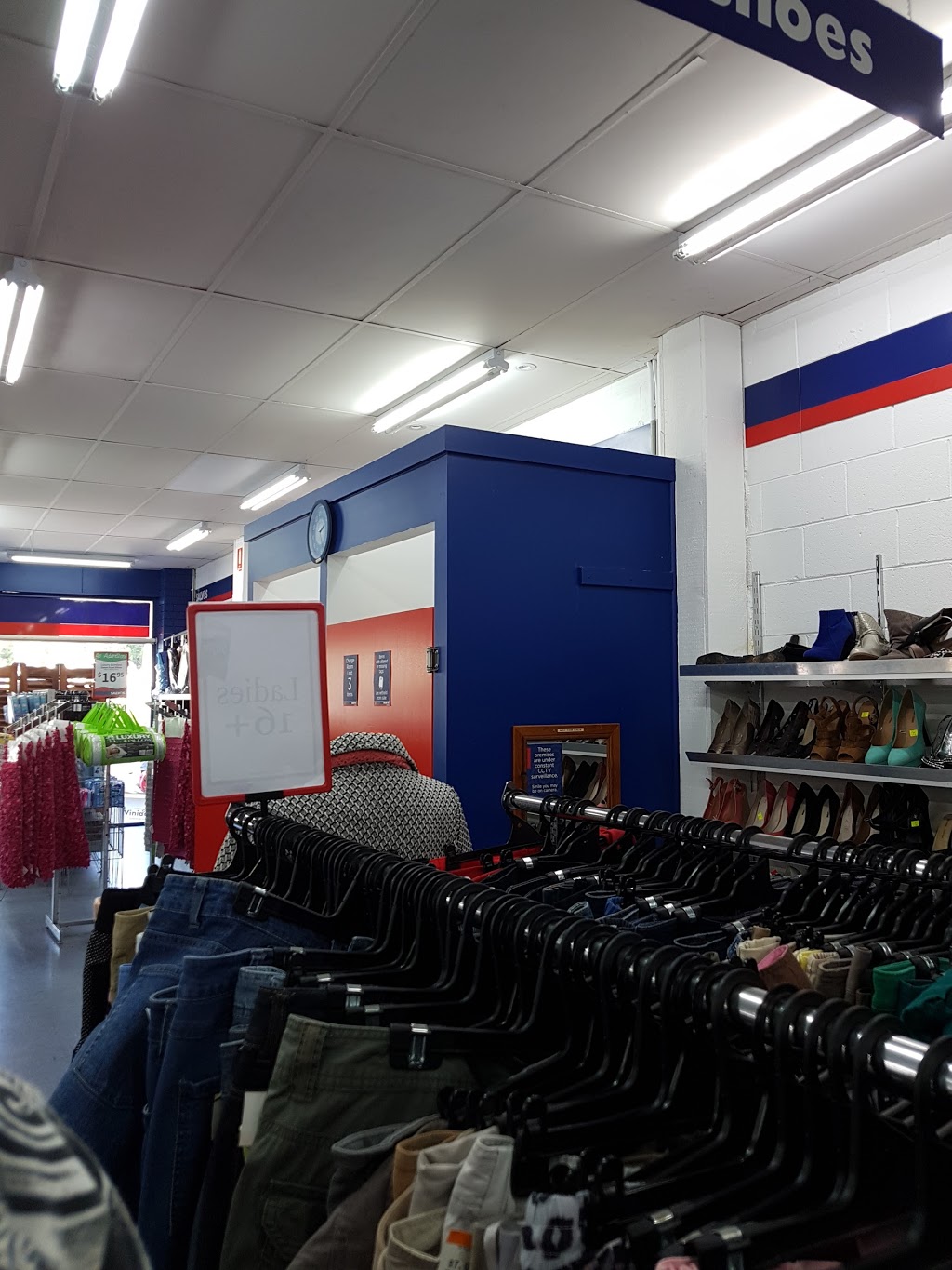 Salvos Stores Gosford | 348 Mann St, Gosford NSW 2250, Australia | Phone: (02) 4325 3101