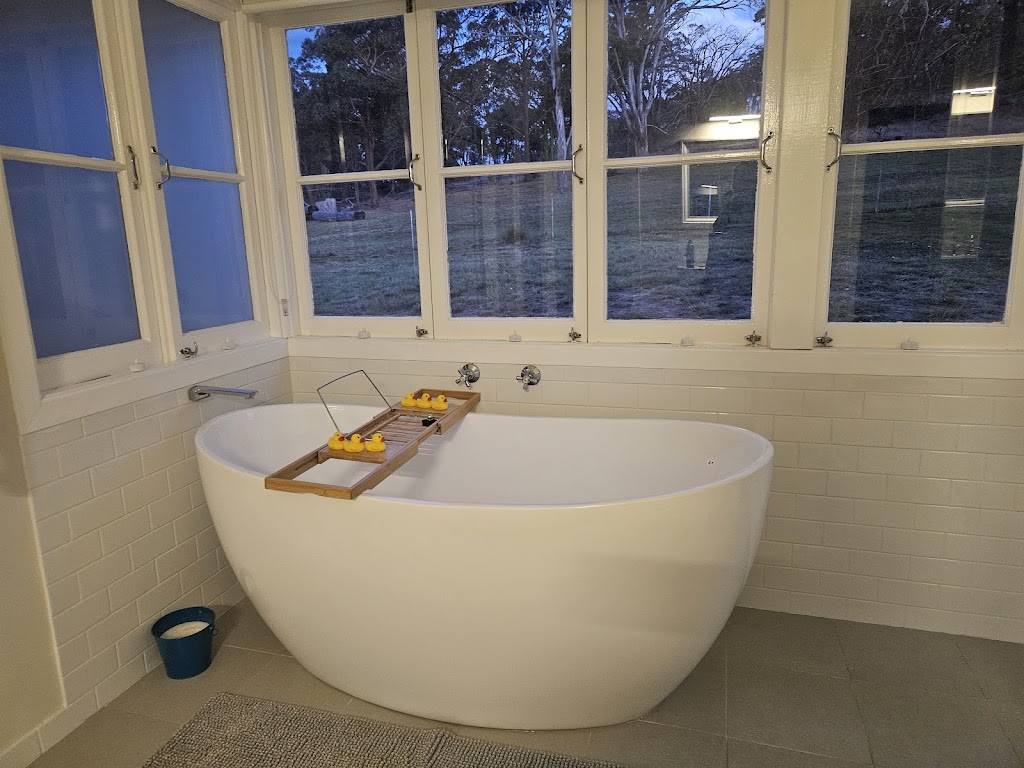 Galah Cottage Stanthorpe | 3269 Old Stanthorpe Rd, Dalveen QLD 4374, Australia | Phone: 0487 940 012