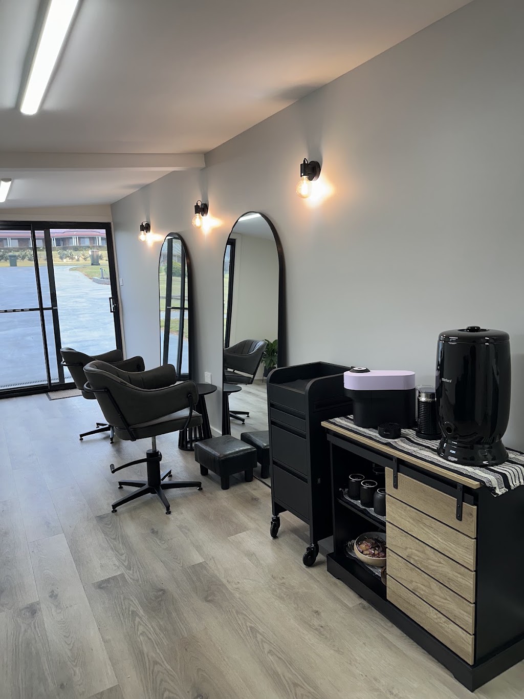 Studio MB Hair | 11 Shepherd Ave, Cowra NSW 2794, Australia | Phone: 0452 108 440