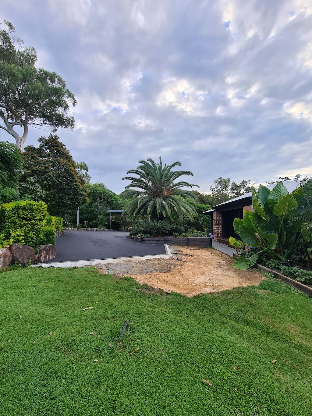 Hot Driveways QLD | 7 Cadmere Ct, Logan Village QLD 4207, Australia | Phone: (07) 5546 4197