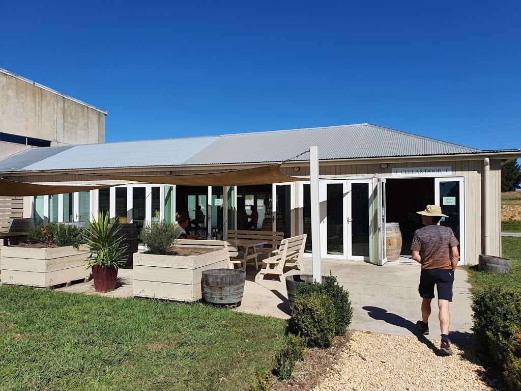 Eden Road Wines | tourist attraction | 3182 Barton Hwy, Murrumbateman NSW 2582, Australia | 0466226808 OR +61 466 226 808